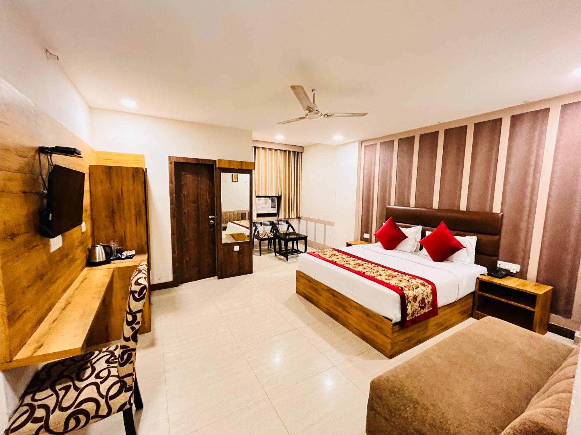 Ashoka Hotel Karol Bagh Delhi New Delhi Exterior photo