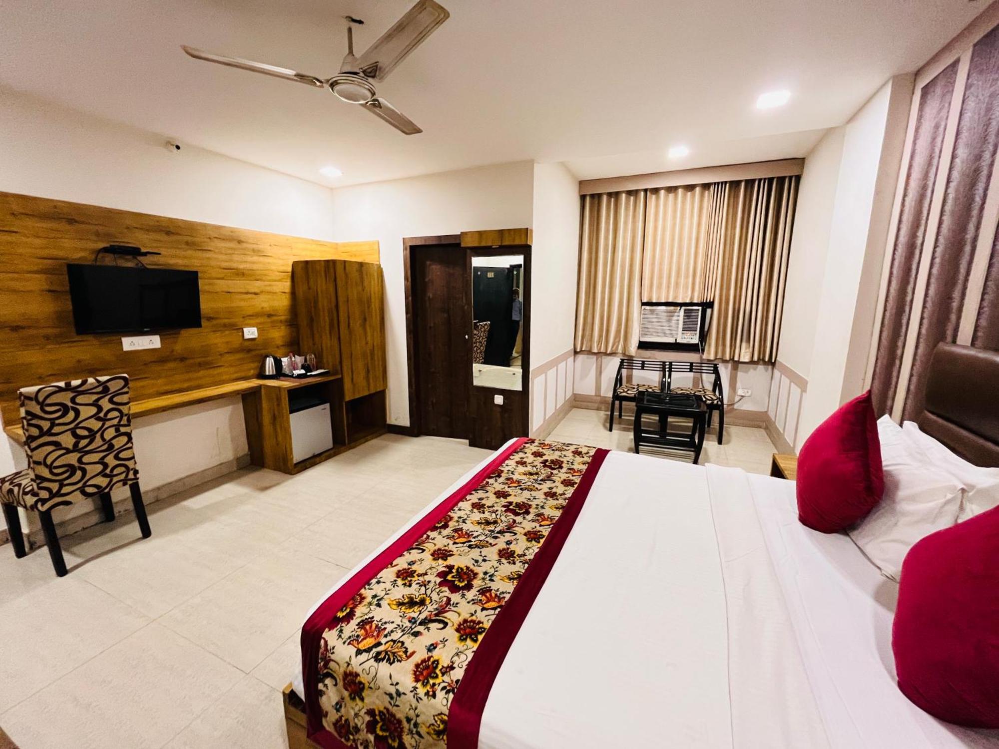 Ashoka Hotel Karol Bagh Delhi New Delhi Exterior photo